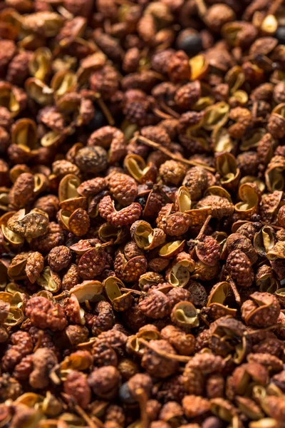 Sichaun Cru Orgânico Peppercorns Uma Tigela — Fotografia de Stock