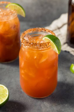Soğuk Ayyaş Domates Michelada Bira ve Limonlu Kokteyl