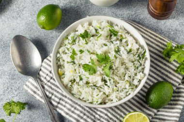 Ev yapımı Meksika Cilantro Kireç Pirinci