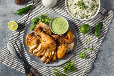 Aji Verde Sosu ve Pilavlı Ev Yapımı Peru Limonlu Tavuk