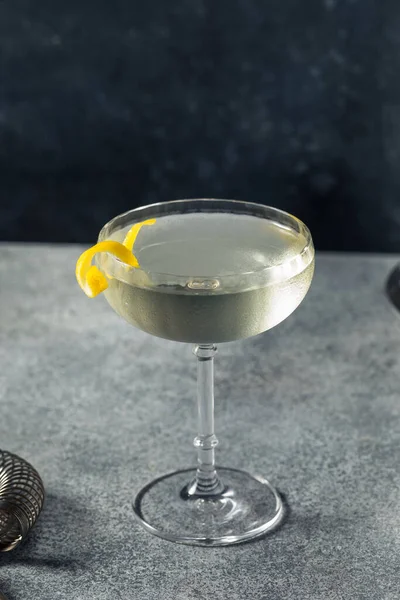 Gin Secco Alcolico Martini Limone Una Coupe — Foto Stock