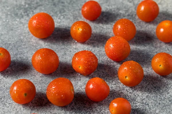 Raw Organic Red Cherry Tomatoes Bowl — Stock Photo, Image