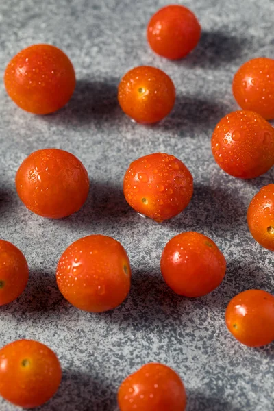 Raw Organic Red Cherry Tomatoes Bowl — Stock Photo, Image