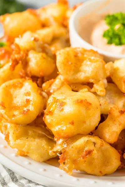 Homemade Deep Fried Wisconsin Cheese Curds Dipping Sauce — Stock Photo, Image