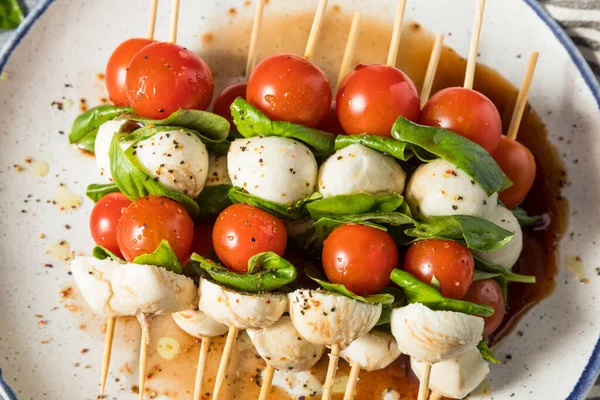 Homemade Fresh Caprese Skewer Appetizer Tomato Basil Mozarella — Stock Photo, Image