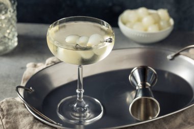 İçki Cin Gibson Martini 'yi Coupe Glass' ta