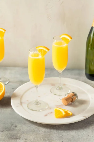 Cold Refreshing Orange Juice Mimosa Champagne — 图库照片