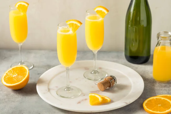 Cold Refreshing Orange Juice Mimosa Champagne — ストック写真