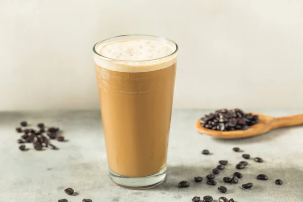 Frothy Cold Brew Nitro Coffee Glass — ストック写真