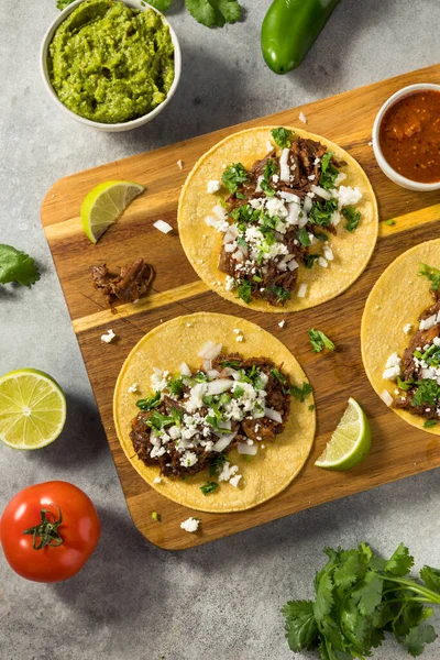Tacos Carne Desfiada Mexicanos Caseiros Com Cebola Queijo — Fotografia de Stock