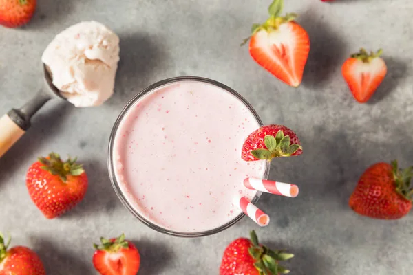 Cold Frozen Strawberry Milk Shake Straw — Fotografia de Stock