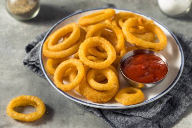 Homemade Battered Onion Rings with Ketchup Sauce