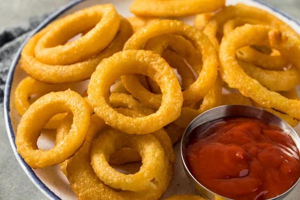 Homemade Battered Onion Rings Ketchup Sauce — Stockfoto