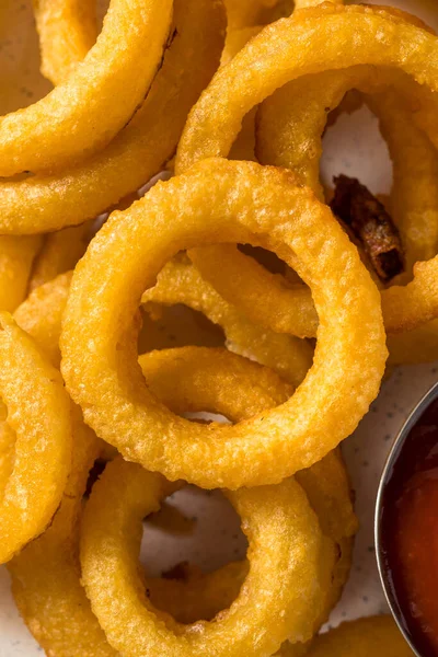 Homemade Battered Onion Rings Ketchup Sauce — 图库照片