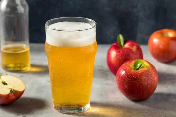 Boozy Refresing Cold Hard Apple Cider Pint Glass — Stock Photo, Image