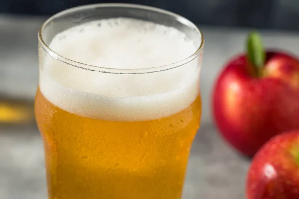 Boozy Refresing Cold Hard Apple Cider Pint Glass — Stock Photo, Image