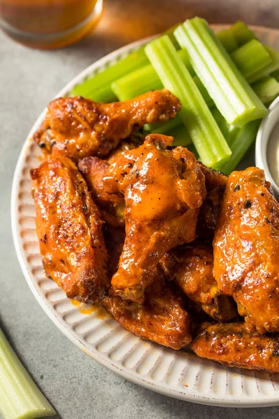 Homemade Spicy Buffalo Chicken Wings Celery Blue Cheese — 图库照片