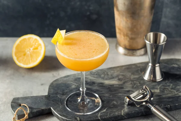 Boozy Refreshing Applejack Rabbit Cocktail Lemon Orange — 스톡 사진