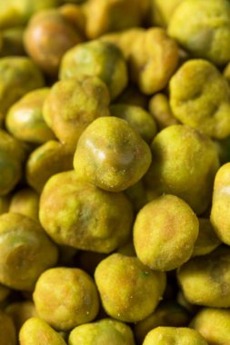 Ev yapımı Japon Wasabi bezelyesi.