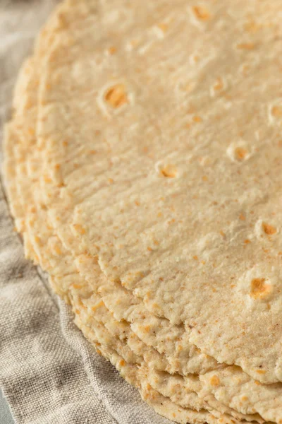 Hausgemachte Vollkorntortillas Stapel — Stockfoto