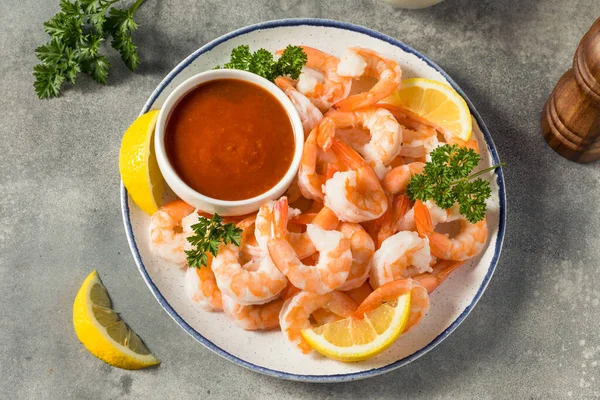 Cóctel Casero Camarones Fríos Con Limón Salsa —  Fotos de Stock