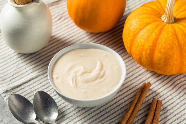 Domowej Roboty Jogurt Pumpkin Spice Łyżką Śniadanie — Zdjęcie stockowe