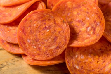 Organik Kuru Biftek Pepperoni Dilimleri Yemeye Hazır