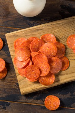 Organik Kuru Biftek Pepperoni Dilimleri Yemeye Hazır