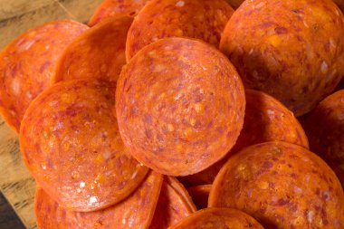 Organik Kuru Biftek Pepperoni Dilimleri Yemeye Hazır