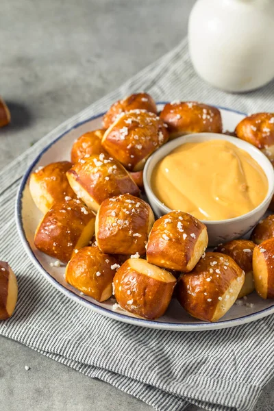 Homemade Small Pretzel Bites Beer Cheese — Stock Photo, Image