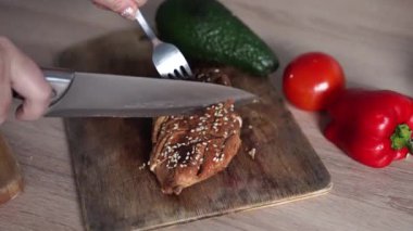 slice the chicken steak