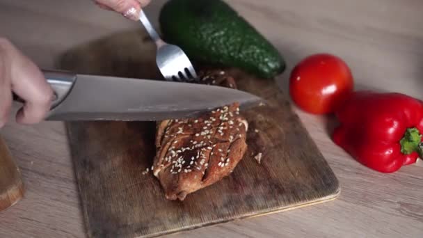Cortar Filete Pollo — Vídeo de stock