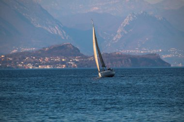 Garda Gölü 'nde tekne gezisi.