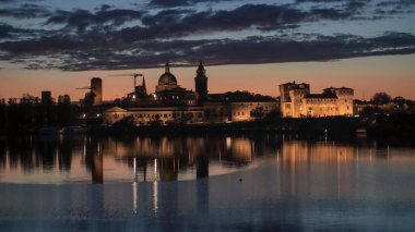 Mantua, alacakaranlıkta gonzaga sarayı.