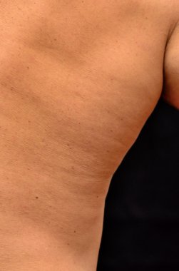 kaslı adam latisimus