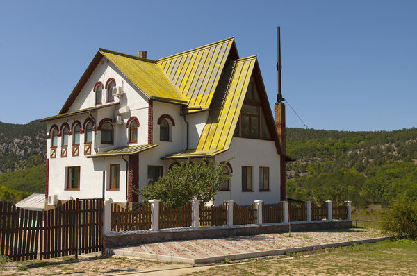 дом в горах.