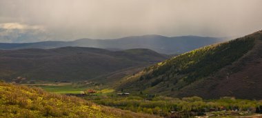 park city, utah yakınlarında Rocky Dağları üzerinde yaz yağmur fırtına