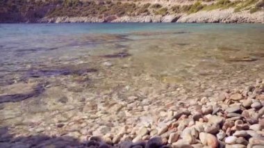 Türkiye 'nin Mugla ilçesinde derin ve kristal mavi koy ve temiz turkuaz suya sahip Datca kıyı şeridi
