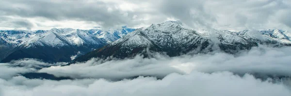 Vista Aerea Sopra Nuvole Nella Valle Montagna Mattino Ampio Banner — Foto Stock