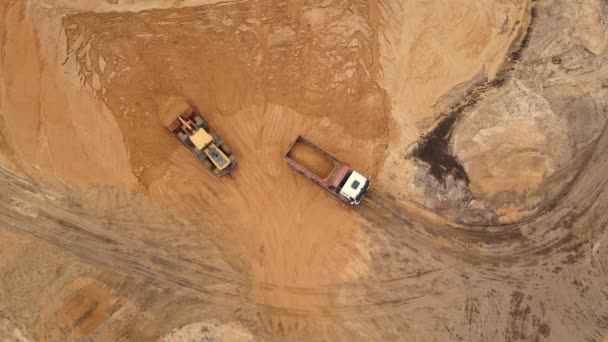 Sandabbau, industrielle Sandgewinnung für die Bauindustrie — Stockvideo