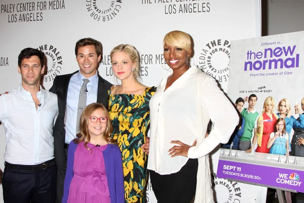 Actors Justin Bartha, Andrew Rannells, Georgia King, Bebe Wood and NeNe Leakes — Stock Photo, Image