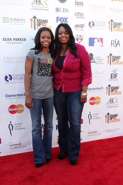 Gabby Douglas and Natalie Hawkins — Stock Photo, Image