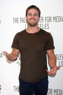 Stephen Amell