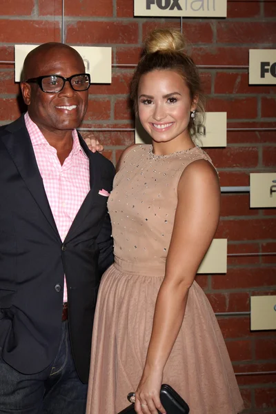 Los Angeles reid ve demi lovato