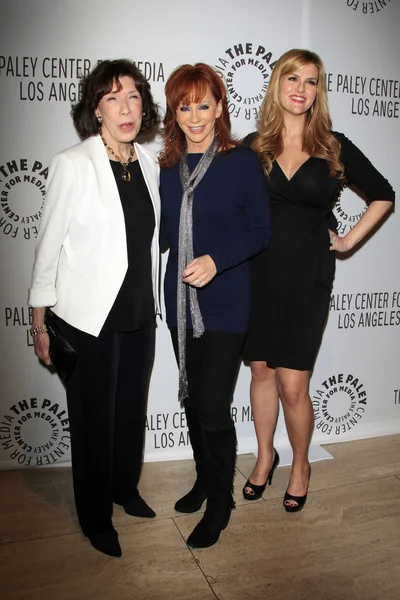 Lirio Tomlin, Sara Rue, Reba Mcentire —  Fotos de Stock