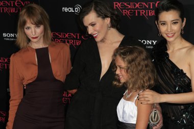 Sienna guillory, bingbing li, milla jovovich, aryana mühendis