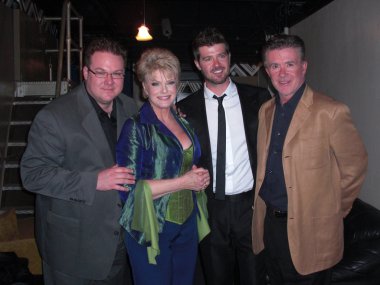 Brennan thicke, gloria loring, robin thicke ve alan thicke