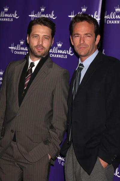 Jason priestley, luke perry a — Fotografia de Stock