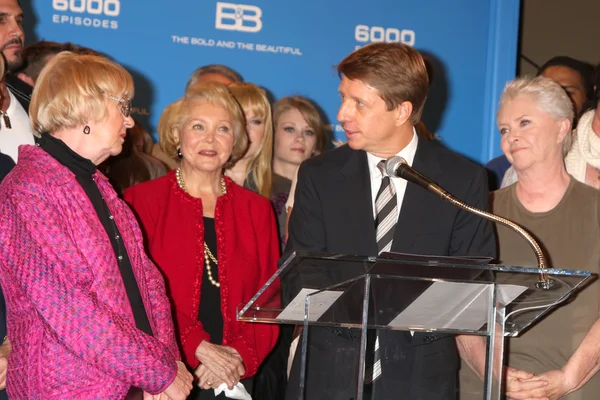 Kathryn Joosten, with Bold & Beautiful Cast, Brad Bell — Stock Photo, Image