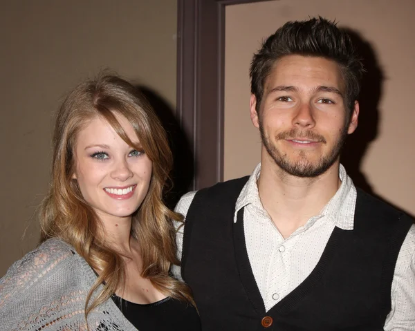 Kim Matula, Scott Clifton — Zdjęcie stockowe